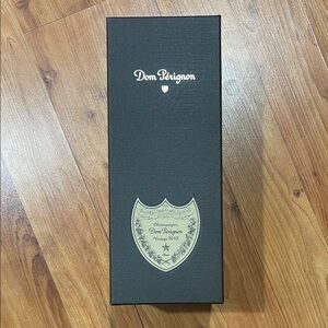 Dom Pérignon Champagne large Gift Box - Black with Cream Label